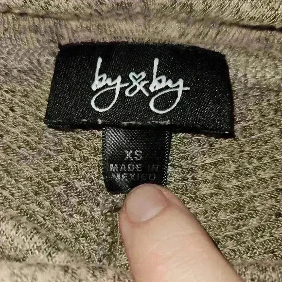 By & By Womans Top Size XS - Picture 11 of 11